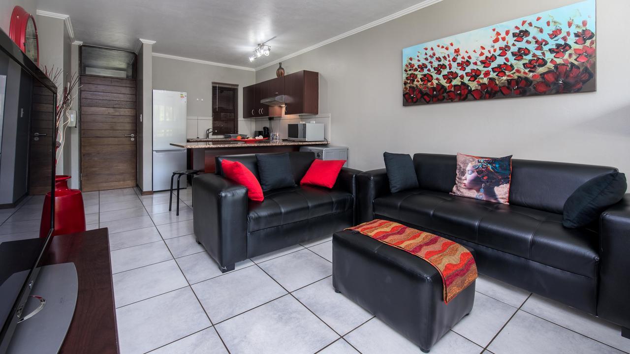 Jozistay @ Jackal Creek Apartments Roodepoort Buitenkant foto