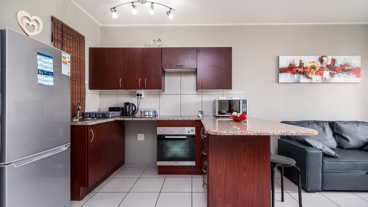 Jozistay @ Jackal Creek Apartments Roodepoort Buitenkant foto